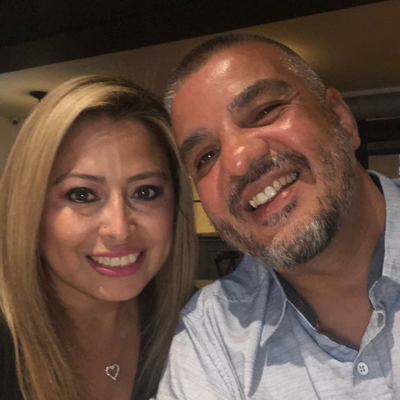 Meet your Posher, Sonia and her helpers! Tito my hubby and  our 3 Grand Babies. - Picture 2 of 5